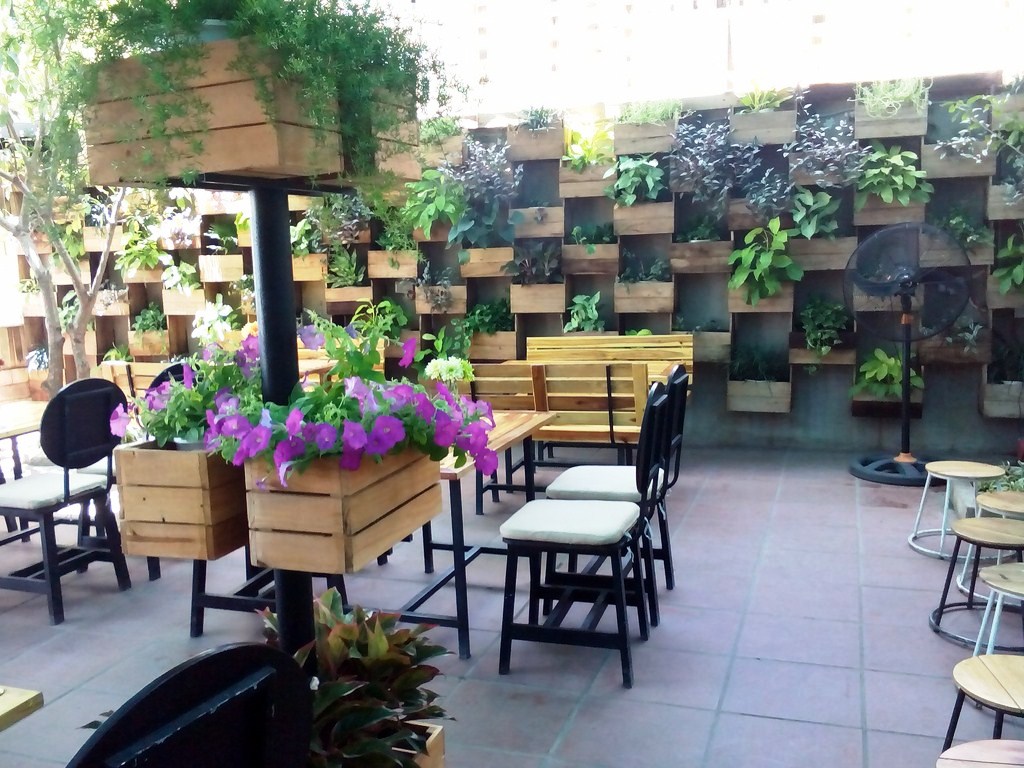 thiết kế thi công nội thất quán cafe