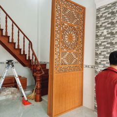 Vách ngăn cầu thang có chân mẫu CT10