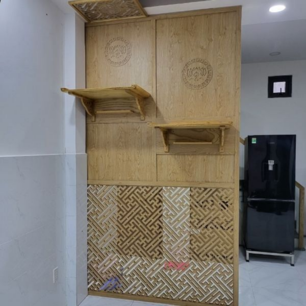 Vách ngăn bàn thờ treo VTT55